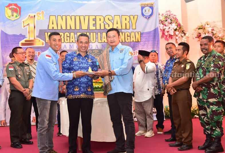 Bupati Lamongan Yuhronur Efendi beserta jajaran saat berada di Kota Atambua, Kabupaten Belu, Provinsi NTT (Foto: Dok. Prokopim Lamongan for beritajatim.com).