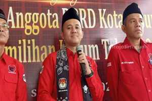 Ketua DPC PDI Perjuangan Kota Pasuruan, dr Mufti Anam. Ketua DPC PDI Perjuangan Kota Pasuruan, dr Mufti Anam.