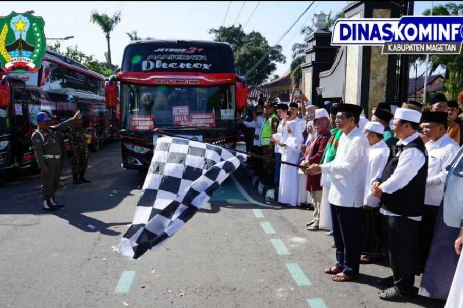 533 Jemaah Calon Haji Magetan Diberangkatkan, Bupati: Semoga Selalu Sehat Jamaah Haji yang diberangkatkan oleh Bupati Suprawoto.