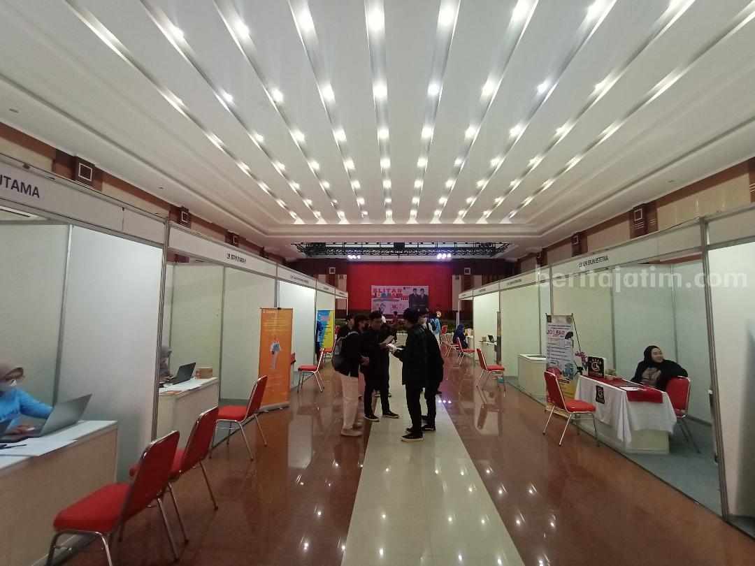 Acara bursa kerja yang digelar oleh Pemkot Blitar selama tanggal 8-9 Mei 2023.