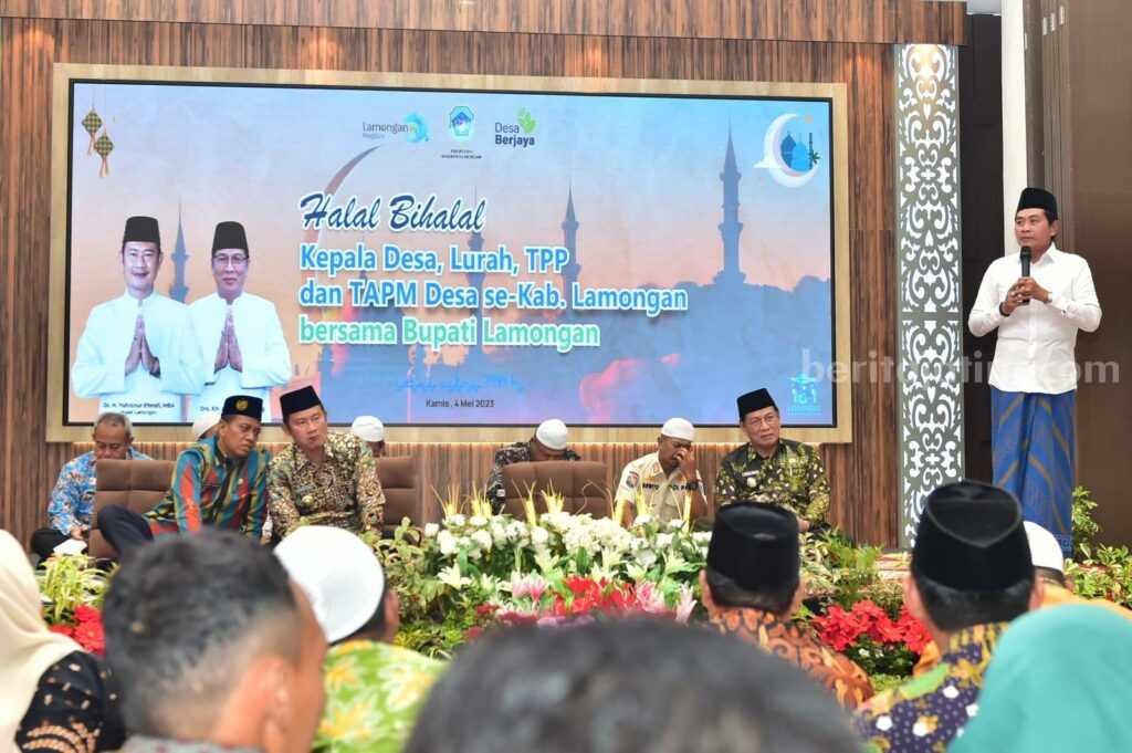 Halalbihalal Pemkab Lamongan bersama Kades dan Lurah se-Lamongan di Aula Pertemuan Gajah Mada Kantor Pemkab Lamongan (Foto: A. Thoriq Hidayatullah/beritajatim.com).