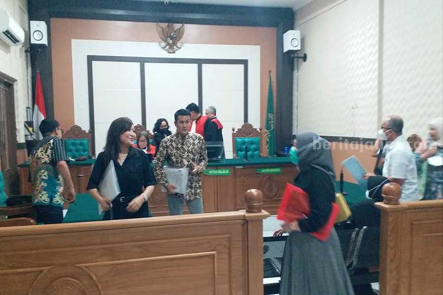 Sidang gugatan Bank OCBC NISP terhadap Susilo Wonowidjojo dan lainnya Sidang gugatan Bank OCBC NISP terhadap Susilo Wonowidjojo dan lainnya