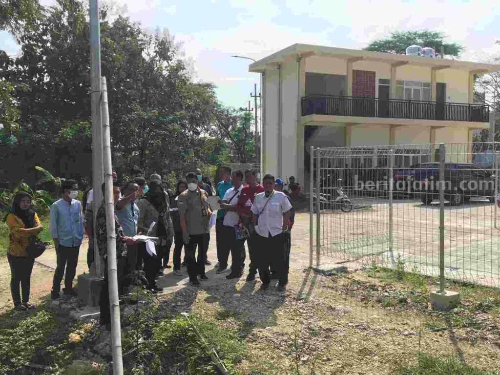 Sidang gugatan dugaan penyerobotan tanah oleh Bupati Bojonegoro dengan agenda Pemeriksaan setempat