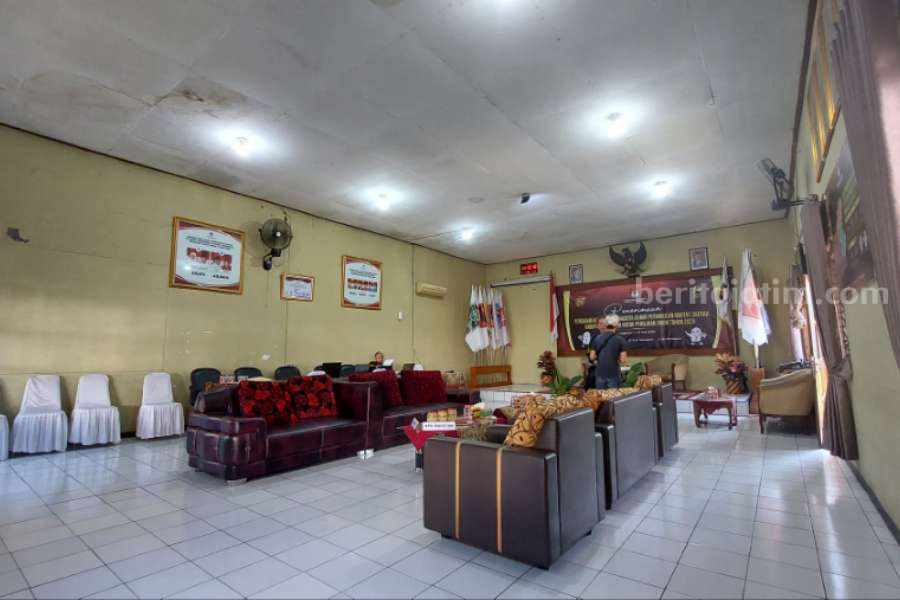 Diajukan Sejak 2019, Tahun Ini Aula KPU Magetan Direhab Kondisi Aula KPU Magetan yang sempit hanya berkapasitas maksimal 70 orang saja.