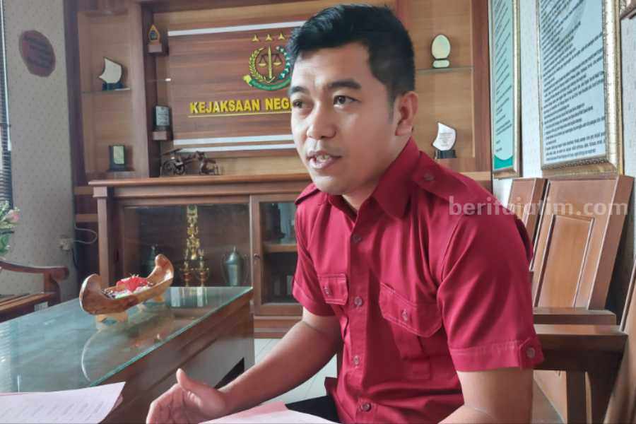 Penjaga Perlintasan Sebidang KA Ngawi Jalani Persidangan Kasi Intel Kejaksaan Negeri Ngawi Afiful Barir