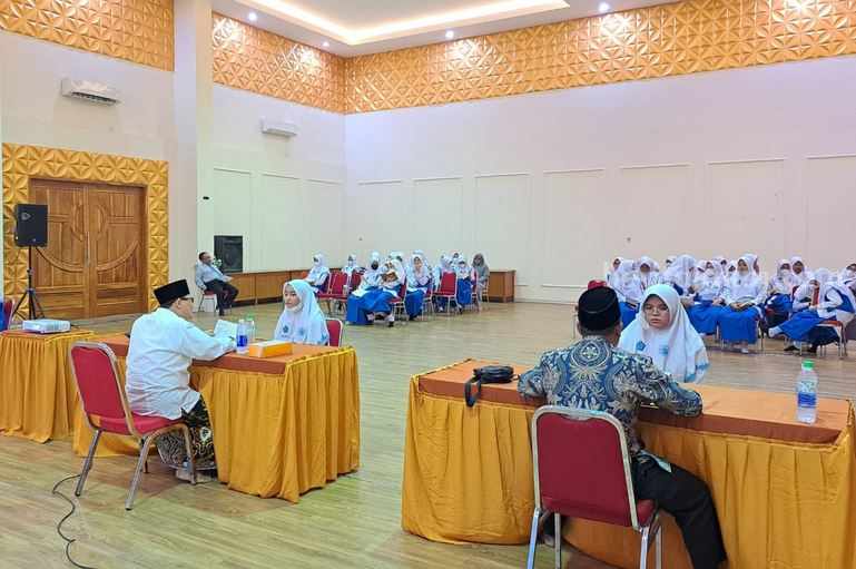 Munaqosyah Tahfidzul Alquran yang digelar SMP Al Falah Deltasari Sidoarjo, Rabu, 24 Mei 2023.