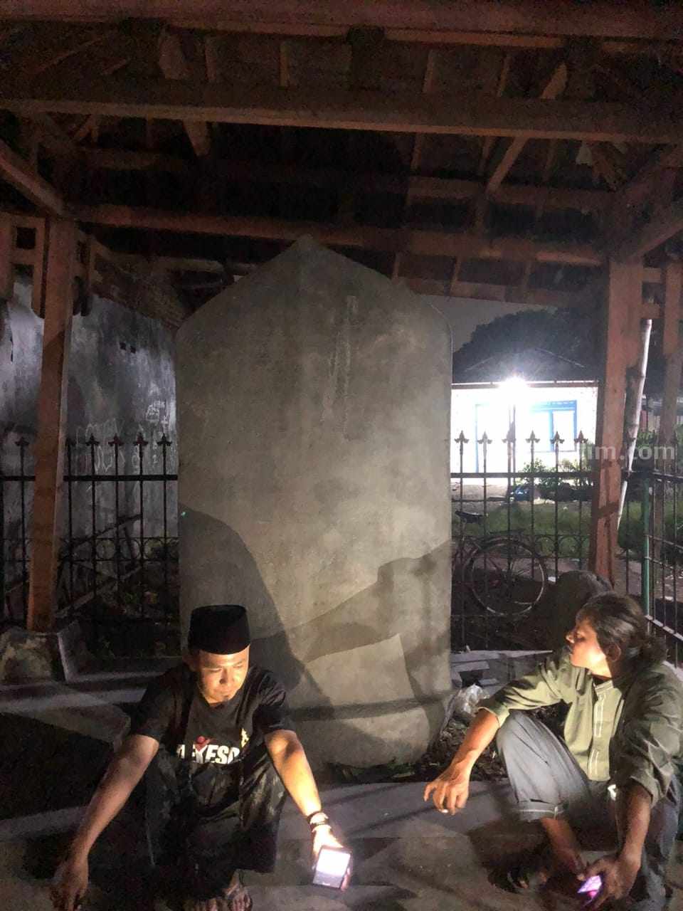 Riset ke Prasasti Kamalagyan.