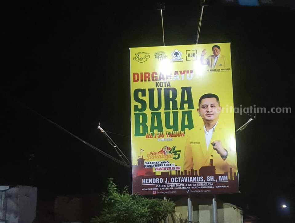 Bacaleg Golkar Surabaya Pasang Banner di Seluruh Penjuru Kota Banner bacaleg Partai Golkar