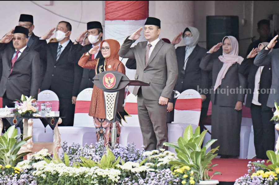 Eri Cahyadi Minta Guru dan Pelajar Terus Berkreasi saat Peringati Hardiknas Tahun 2023 Wali Kota Surabaya Eri Cahyadi