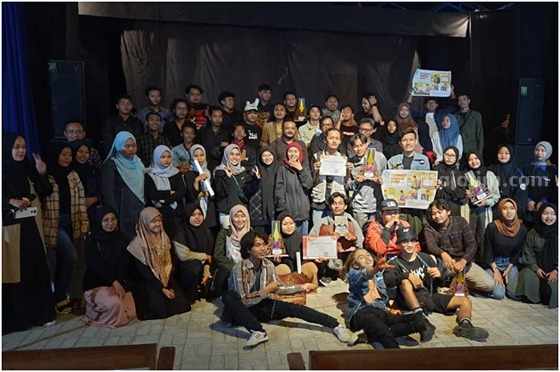 AJI Kediri Beri Anugerah pada Pers Mahasiswa AJI Kediri (1)_11zon