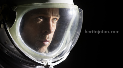 Sinopsis Ad Astra Bioskop Trans TV: Perjalanan Brad Pitt di Luar Angkasa Mencari Sang Ayah Tangkapan layar film Ad Astra. (Sumber foto: IMDb.com)