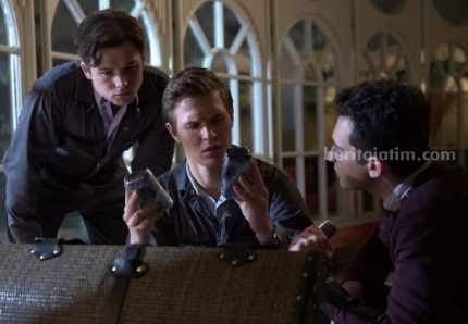 Sinopsis Billionaire Boys Club yang Tayang di Bioskop Trans TV: Ansel Elgort Jadi Penipu Kaya Raya Tangkapan layar film Billionaire Boys Club. (Sumber foto: IMDb.com)