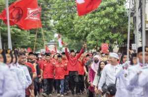 Pendaftaran Bacaleg PDI Perjuangan Kota Surabaya ke KPUD setempat, Kamis (11/5/2023).