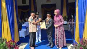 Wali Kota Malang, Sutiaji usai Upacara Peringatan Hari Otonomi Daerah, Hari Pendidikan Nasional (Hardiknas) dan Peringatan HUT Kota Malang ke-109 di halaman Balaikota Malang.