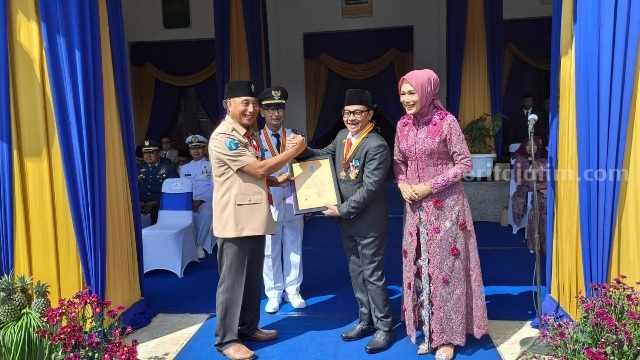 Wali Kota Malang, Sutiaji usai Upacara Peringatan Hari Otonomi Daerah, Hari Pendidikan Nasional (Hardiknas) dan Peringatan HUT Kota Malang ke-109 di halaman Balaikota Malang.