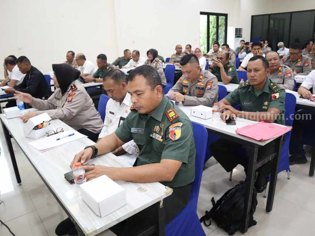 Polres Malang Gelar Rakor Lintas Sektoral Pengamanan Pilkades Serentak 2023 Rakor Lintas Sektoral jelang Pilkades Serentak 2023 di Aula Sanika Polres Malang, Rabu (3/5/2023).