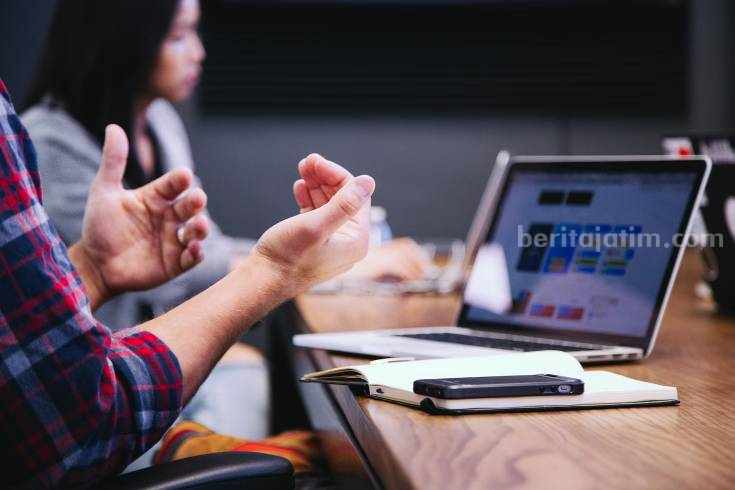Stikosa-AWS Gelar Program Kuliah Online Ilustrasi kuliah online.