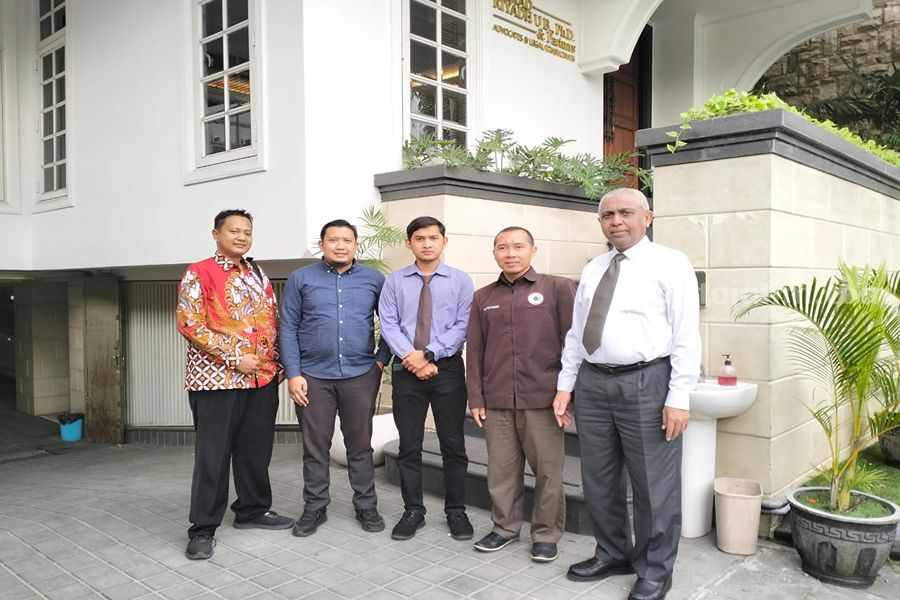 MHH PMW Jatim Gelar Raker pada 1 Juni Ketua MHH PWM Jatim Ahmad Riyadh UB PhD dan pengurus