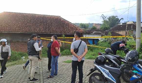TKP minum Miras di Karangploso, Kabupaten Malang.