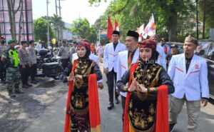 DPD Partai Keadilan Sejahtera (PKS) Kota Malang mendaftarkan 45 Bakal Calon Legislatif (Bacaleg) ke KPU Kota Malang.