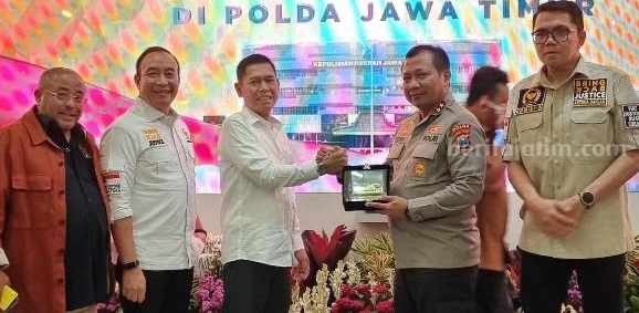 Komisi III DPR RI saat berada di Polda Jatim