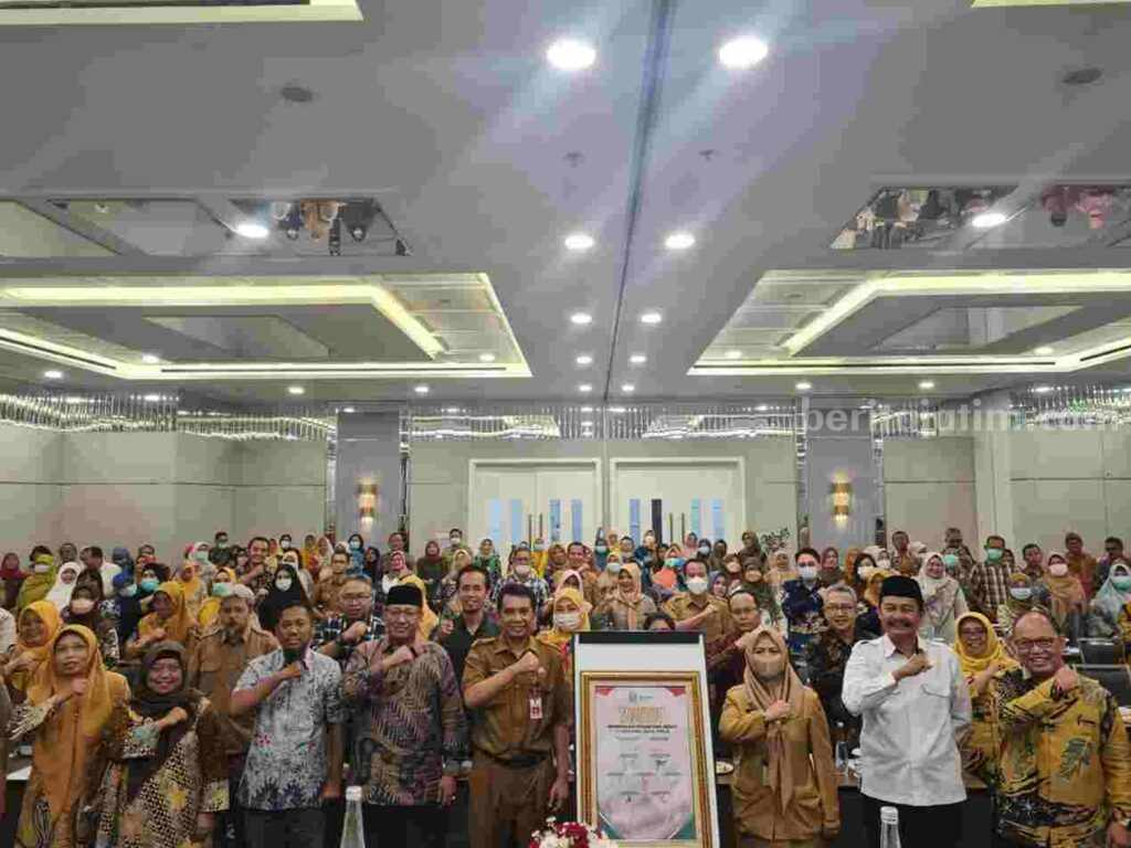 Peluncuran IKI PESAT Jatim pada Rapat Koordinasi Teknis Bidang Kesehatan Masyarakat di Leedon Hotel & Suites Surabaya