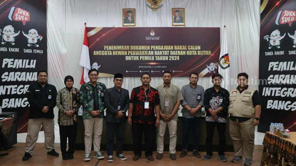 Dua Parpol di Kota Blitar Hanya Daftarkan 4 dan 8 Bacaleg PSI Kota Blitar mendaftarkan 8 Bacalegnya ke KPU Kota Blitar