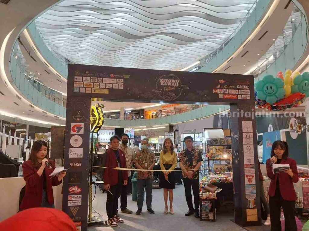 Universitas Ciputra Surabaya Dorong Mahasiswa Miliki Kreatifitas di Bidang Pariwisata dan Budaya Mahasiswa Universitas Ciputra Surabaya belajar kreatifitas, forecasting dan eksekusi event yang realistis dan terukur lewat penyelenggaraan event