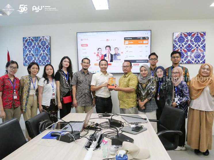 Departemen Politik FISIP Unair Kirim Mahasiswa ke Thailand untuk Teliti Pemilu Departemen Politik FISIP Unair memberangkatkan mahasiswa dan dosen untuk kolaborasi riset dengan Prince of Songkla University