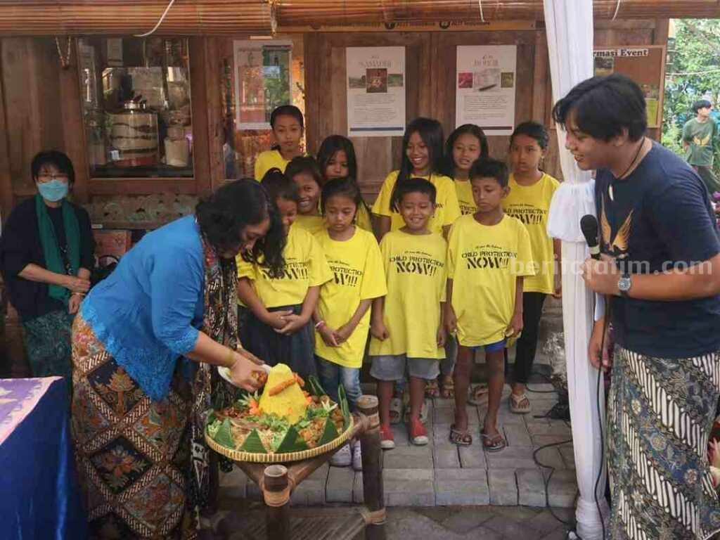 ALIT Indonesia membuka galeri Dewa Dewi Ramadaya di Kota Surabaya