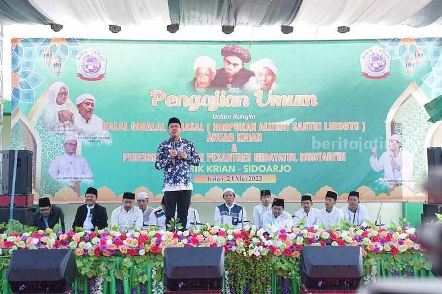 Gus Muhdlor Resmikan Pondok Pesantren Hidayatul Mubtadi’in Tarik Krian Gus Muhdlor saat meresmikan Ponpes Hidayatul Mubtadi'in Desa Terik, Krian, Sidoarjo