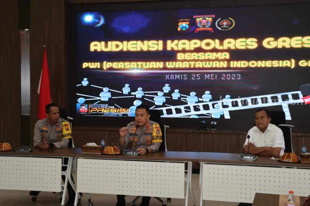 Polres Gresik Antisipasi Gangguan Kamtibmas di Tahun Politik Kapolres AKBP Adhitya Panji Anom saat menerima silaturahmi dan audensi pengurus Persatuan Wartawan Indonesia ( PWI ) di Polres Gresik, Kamis, (25/05/2023).
