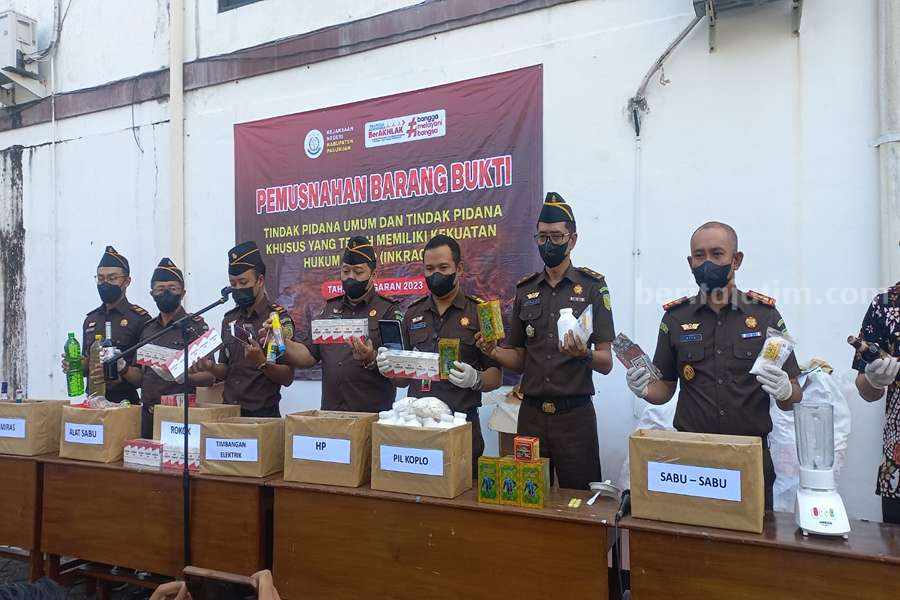Kejari Kabupaten Pasuruan Musnahkan 2.923 Gram Sabu Hasil Sitaan