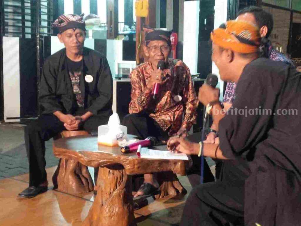Mbah Harjo Kardi Sesepuh Sedulur Sikep Samin saat masih hidup.