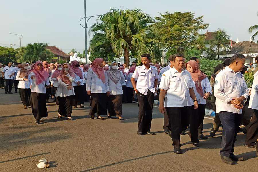 Puluhan Miliar Rupiah untuk Bayar Gaji ke-13 ASN Ponorogo Selain gaji rutin tiap bulan, Juni nanti ASN Ponorogo bakal dapat gaji ke-13. (Foto/Dok.Beritajatim.com)