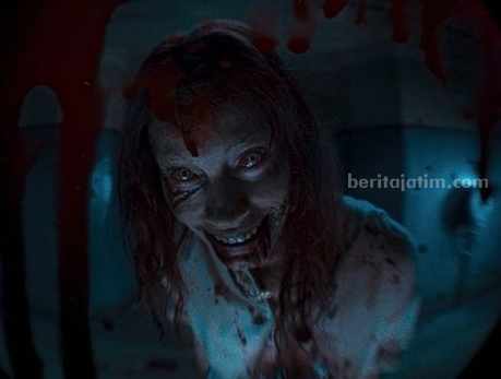 Jadwal Film Evil Dead Rise di Sidoarjo, Mojokerto, Kediri, dan Madiun Hari Ini Poster Evil Dead Rise film yang tayang di bioskop Sidoarjo, Mojokerto, Kediri, dan Madiun, hari ini. (Sumber foto: Instagram evildead)
