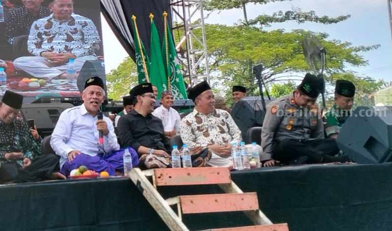 Ketua PWNU Jatim Sebut Gus Mujib Pantas Jadi Bupati Pasuruan Ketua PWNU Jatim KH Marzuqi Mustamar saat berikan sambuatan di kantor baru WC NU Gempol