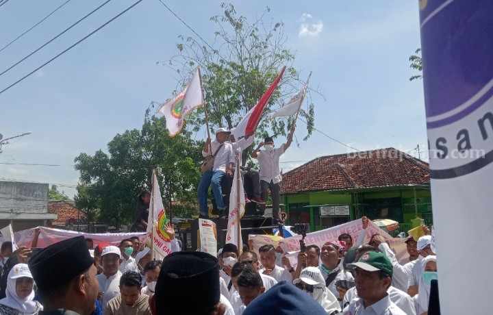 Nakes di Pamekasan Unjukrasa Tolak RUU Kesehatan