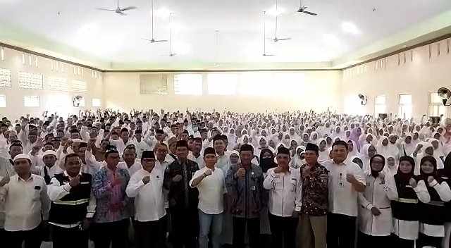 Bimbingan manasik haji di Kantor IPHI, Desa Jabon, Kecamatan Mojoanyar, Kabupaten Mojokerto. [Foto : Misti/beritajatim.com]