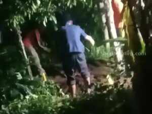 Lokasi tempat jasad Senimin (65) dikubur oleh anak dan istrinya di Dusun Arjoyoso, Desa Ampelgading, Kecamatan Tirtoyudo, Kabupaten Malang.