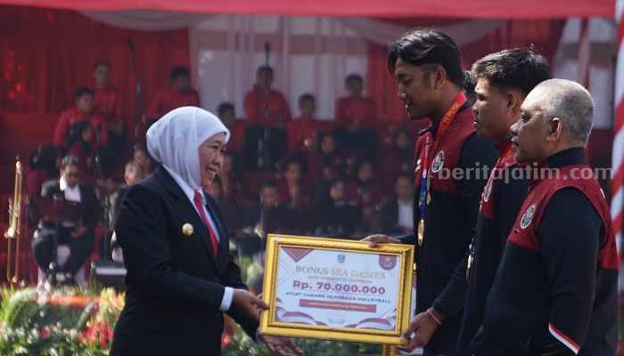 Khofifah Beri Bonus Atlet Jatim Raih Medali SEA Games Khofifah