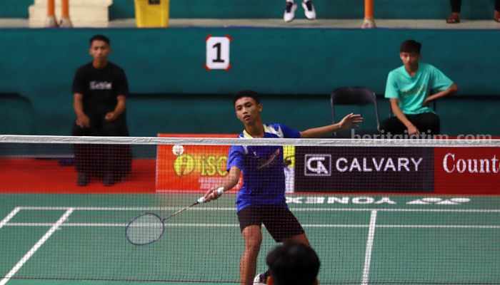 Salah satu pebulutangkis saat bertanding di Piala Kapolda Jatim. (Way)