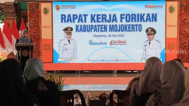 Bupati Mojokerto Ikfina Fahmawati saat Raker Forikan Tahun 2023 di Pendopo Graha Maja Tama (GMT), Pemkab Mojokerto. [Foto : ist]