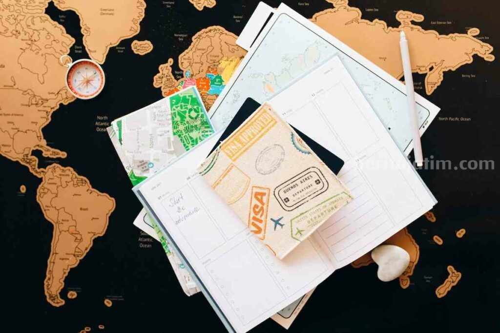 72 Negara Ini Bebaskan Visa untuk Turis Indonesia, Tak Hanya Asia Loh Ilustrasi Visa dan Pasport (pexels)
