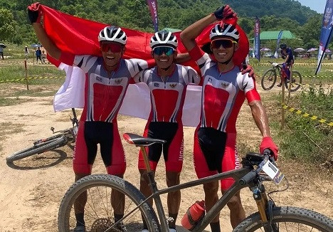 Inilah tiga pembalap asal Lumajang yang membikin bangga Indonesia di ajang SEA Games 2023. (Foto: PB ISSI)