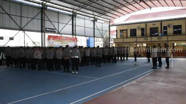 persiapan pemberangkatan personel ke Bangkalan (foto : Humas Polres sumenep)