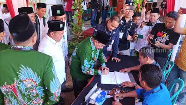 DPC PKB Sumenep Daftarkan 50 Bacaleg, Mayoritas Santri PKB Sumenep saat mendaftarkan bacalegnya ke KPU