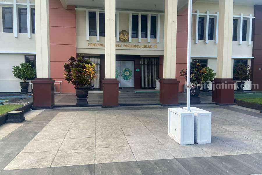 Syarat Bacaleg, PN Ponorogo Keluarkan Suket Bebas Pidana untuk 3 Eks Napi Kantor Pengadilan Negeri Ponorogo. (Foto/Endra Dwiono/Beritajatim.com)