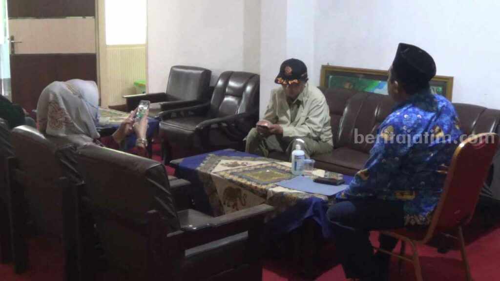 ASN Pemkab Blitar dilaporkan warga ke Inspektorat karena diduga menjadi calo paspor