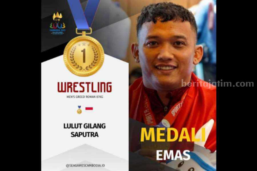 Cerita Lulut Gilang, Pemuda Magetan Peraih Emas Kompetisi Gulat SEA Games 2023 Lulut Gilang Saputra saat menerima medali emas dalam Cabor Gulat Gaya Grego di Chroy Changvar Convention Centre, Phnom Penh, Kamboja, Selasa (16/05/2023)